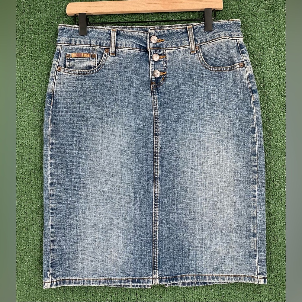 Vintage 90’s L.E.I Button Front Denim Jean Skirt Women’s Size 31” Waist